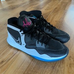 Nike Kyrie Infinity